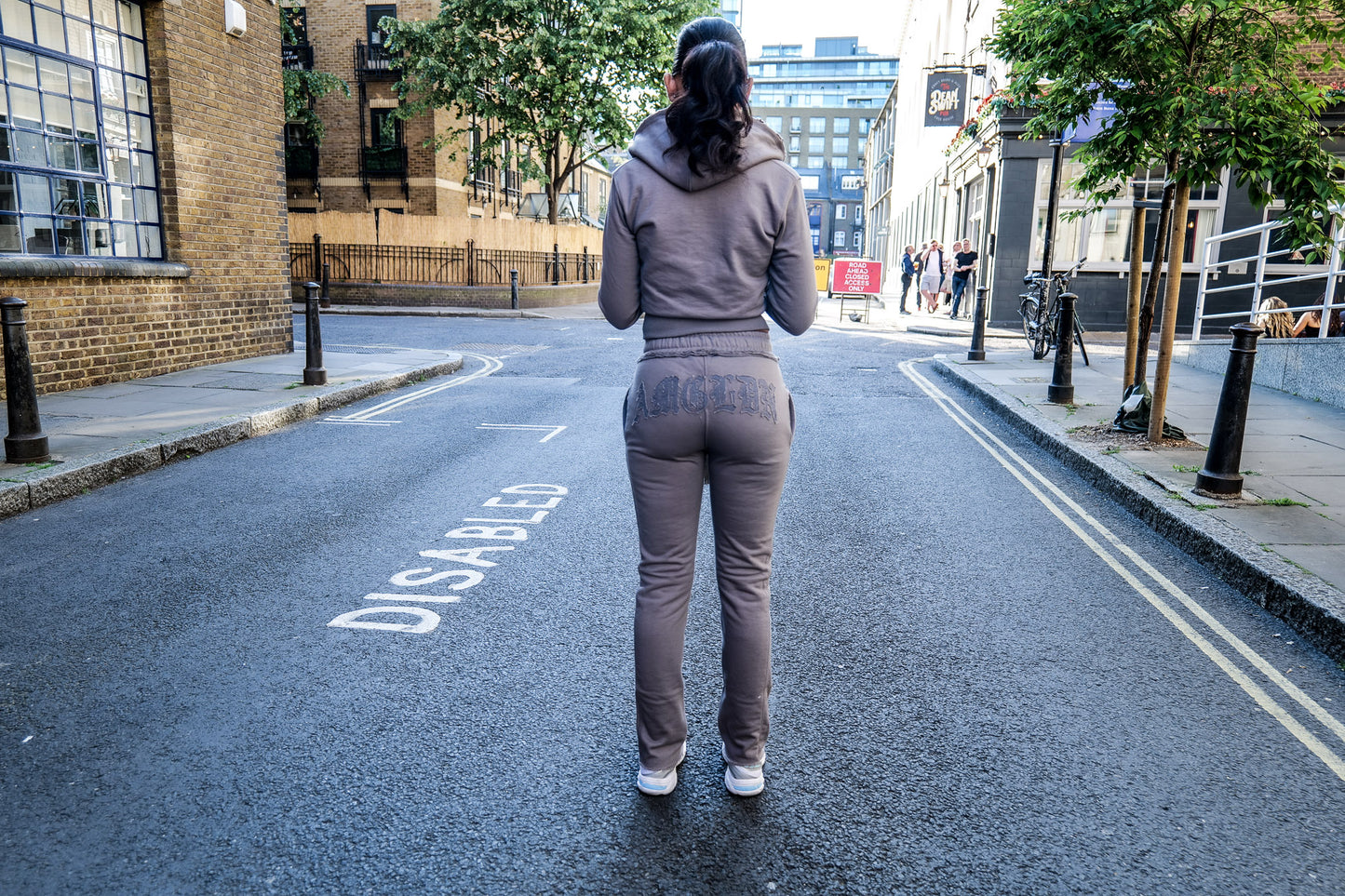 SHE GRINDS - SMOKEY GREY